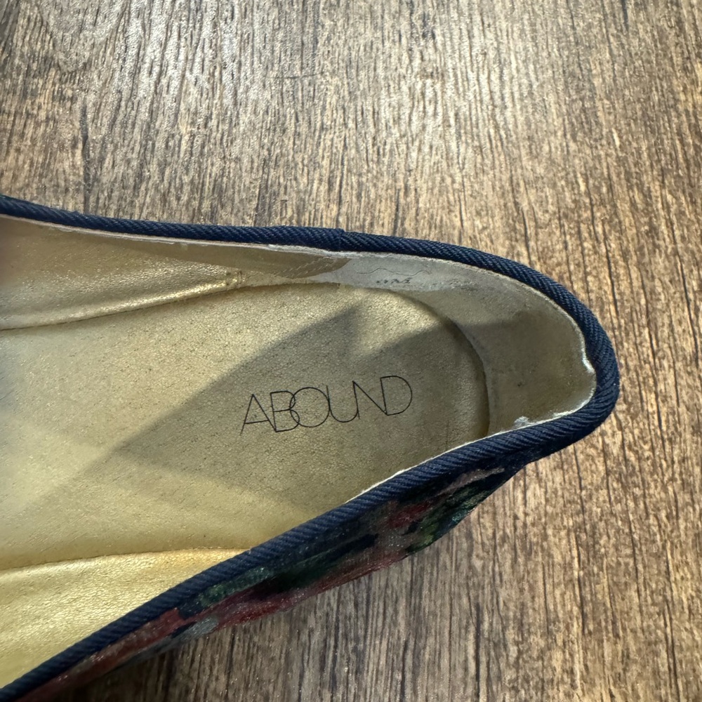 Abound blue velvet floral round toe flats - Picture 3 of 5